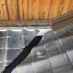 明石市　緑青(ろくしょう)で穴あき寸前だった銅製谷板金をガルバリウム鋼板に交換！